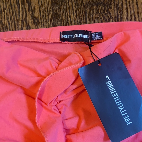 NWT PrettyLittleThing Coral Woven Frill Stretch Ruched Front Mini Skirt - Picture 5 of 7